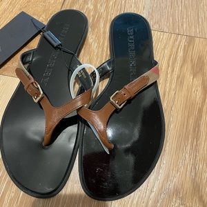 Burberry check brown slippers $250